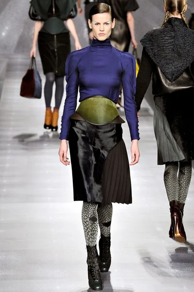 Look 5